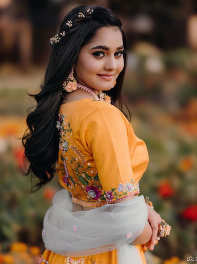 Simple lehenga look for wedding